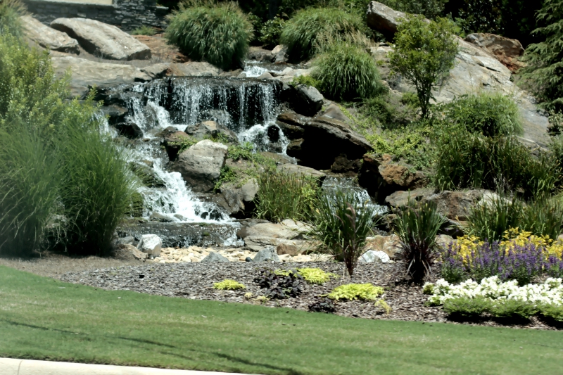 paysagiste-TOURRETTE LEVENS-min_small-garden-waterfall-rocks-natural-landscape-nature-1593483-pxhere.com